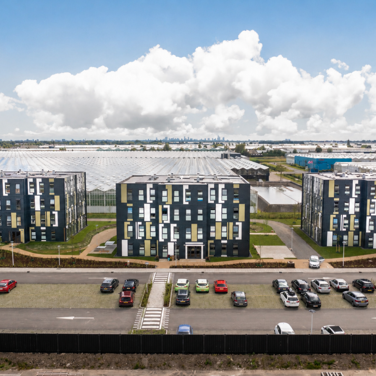 Luchtfoto van de drie KaFra Towers bij locatie KaFra Bleiswijk - Violierenweg