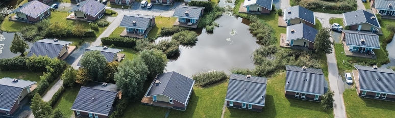 Luchtfoto van de getransformeerde bungelows op locatie KaFra Gouda