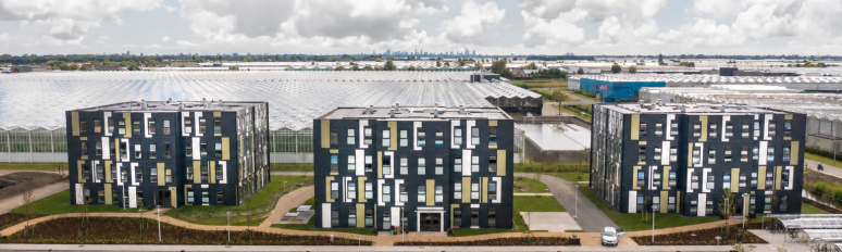 Luchtfoto van de drie KaFra Towers bij locatie KaFra Bleiswijk - Violierenweg